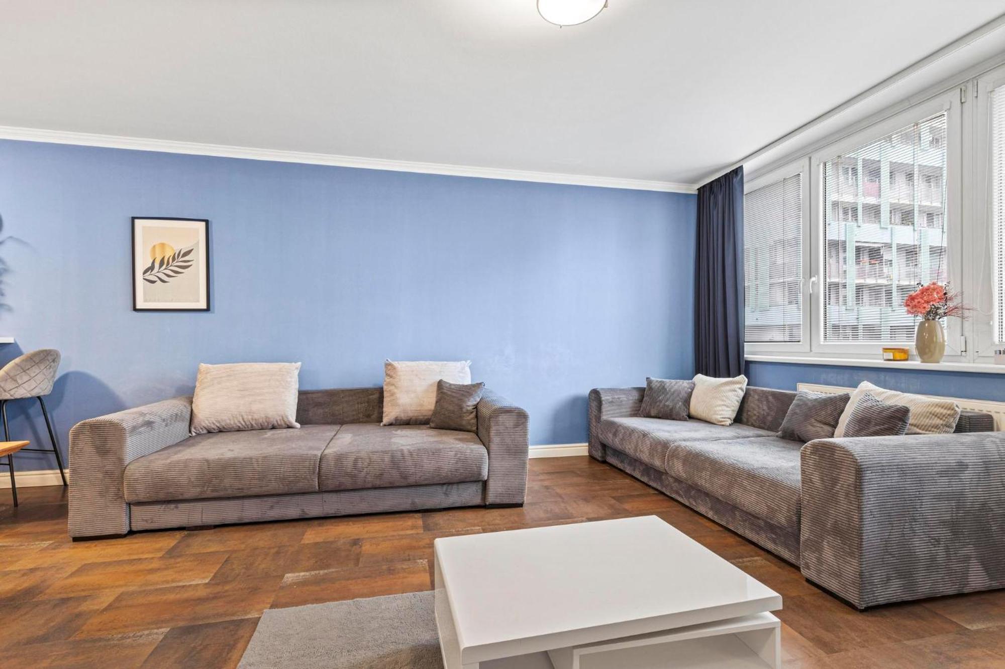 Tomato Apartment - With Free Parking Братислава Екстериор снимка