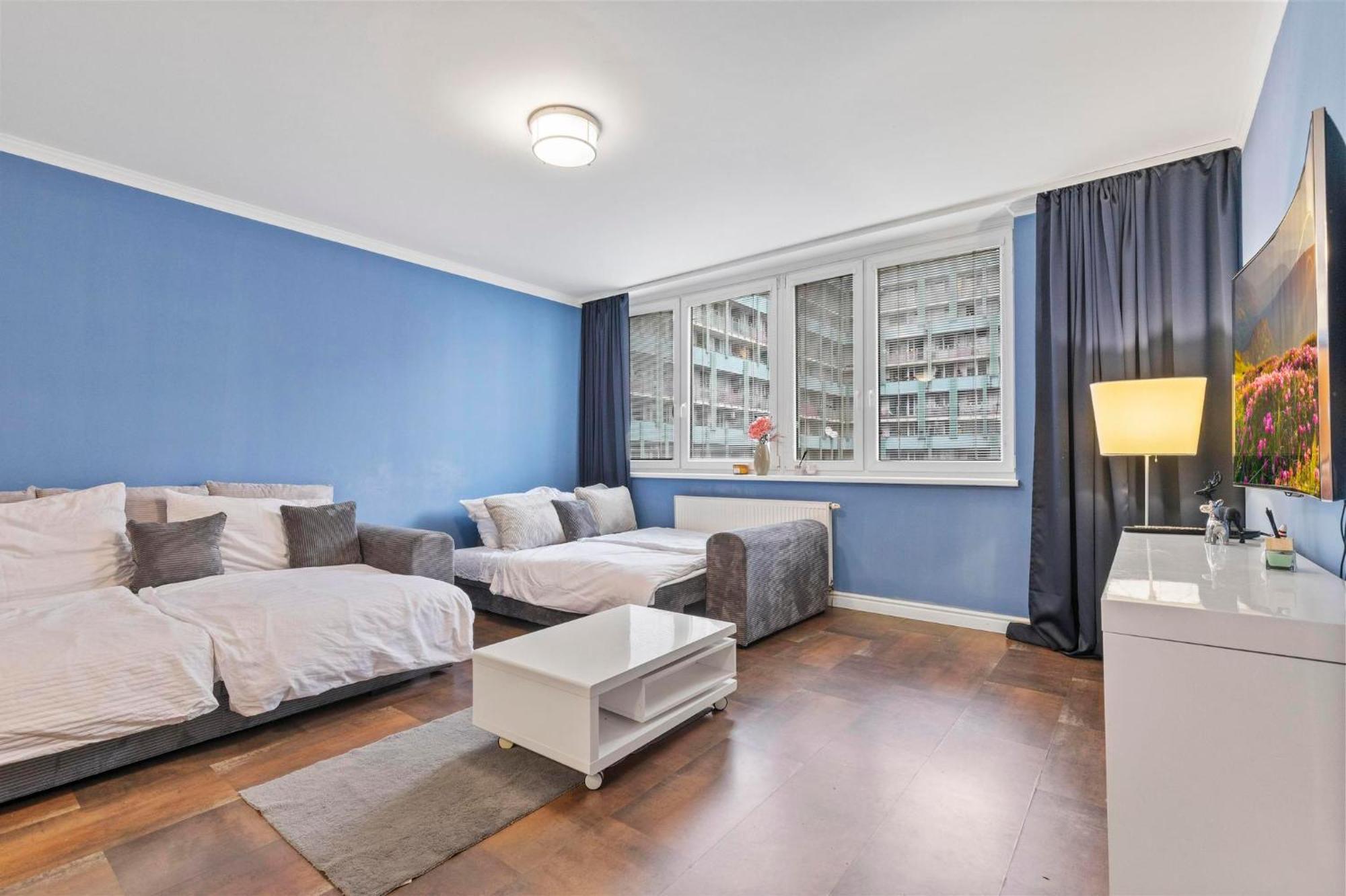 Tomato Apartment - With Free Parking Братислава Екстериор снимка